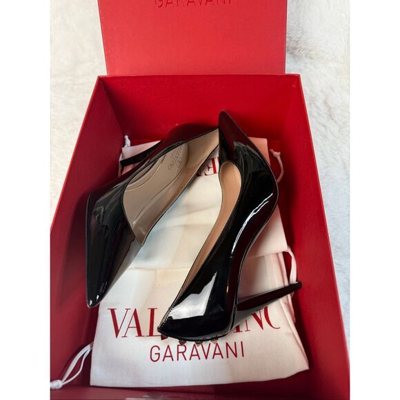 VALENTINO GARAVANI Valentino Garavani Rockstud pumps in patent leather - Picture 14 of 16